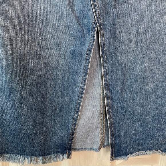 So Long Blue Denim Skirt Stretch Frayed Bottom Hem Light Distressing Size 5/27W - Picture 8 of 16